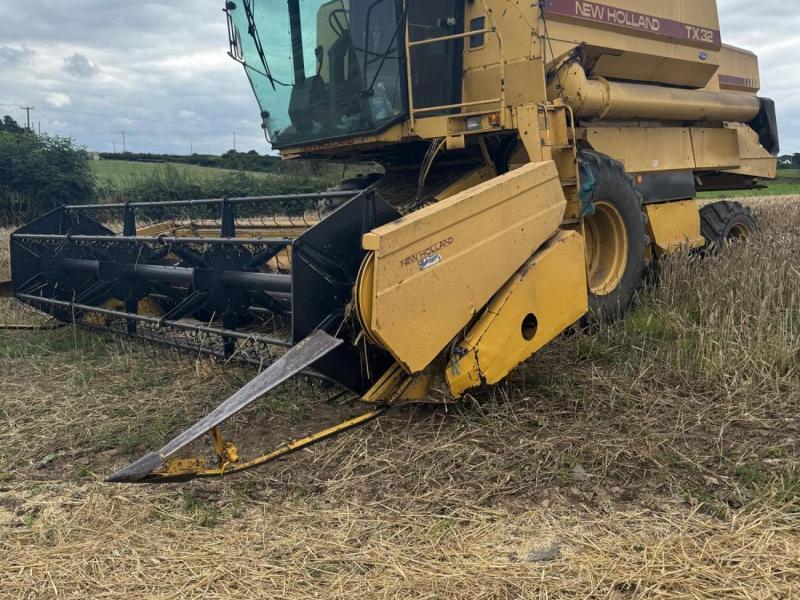 NEW HOLLAND TX32