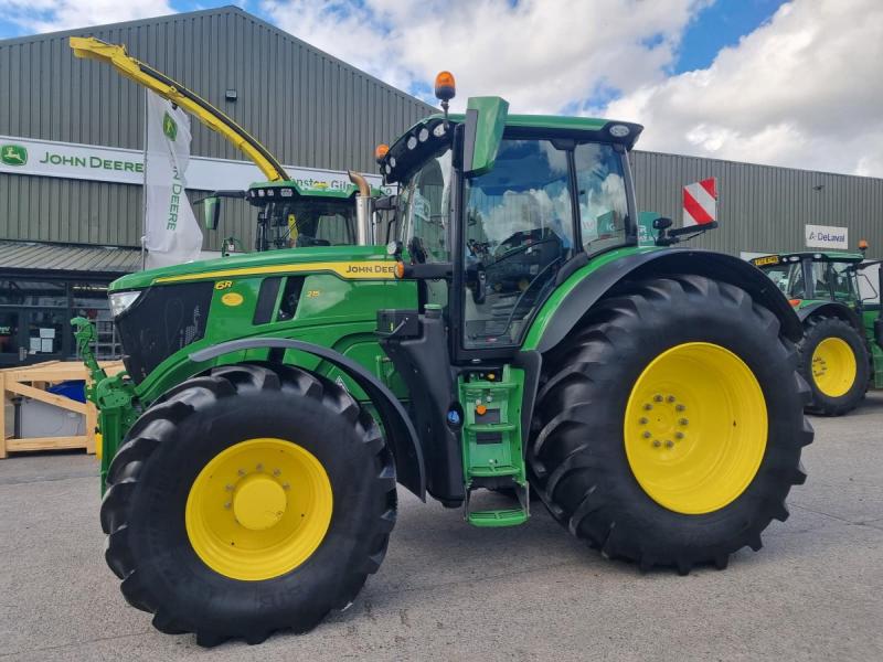 JOHN DEERE 6R 215